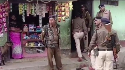 शहर के बीचो बीच चल रहा था शराब का धंधा, सीनियर एसपी के नेतृत्व में हुई छापेमारी VIDEO