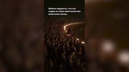 Virale il video del "rito vichingo" per i caduti del battaglione Azov in Ucraina