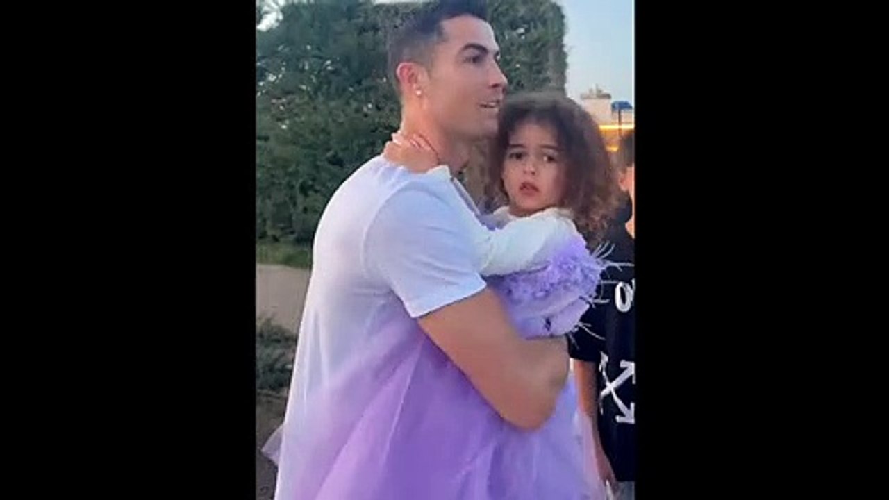 Georgina Christmas Gift For Ronaldo❤️Ronaldo's priceless reaction❤️#rollsroyce