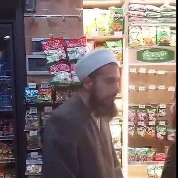 Tekel bayiye girdiler, 6 yaşındaki kız çocuğu sorulunca kaçtılar