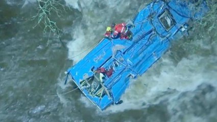 İspanya'da nehre uçan yolcu otobüsünde can kaybı sayısı 6'ya çıktı