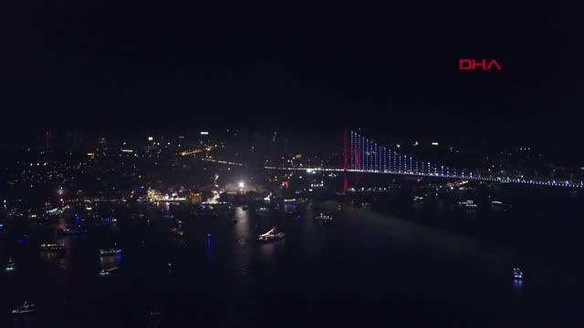İSTANBUL-YENİ YILA GİRERKEN İSTANBUL BOĞAZI'NDA HAVAİ FİŞEK GÖSTERİSİ