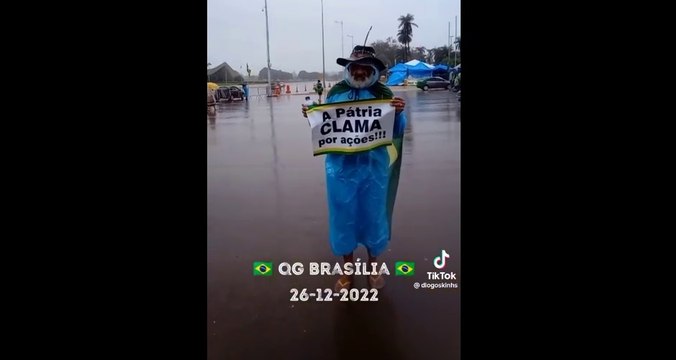 Homem que diz ser de Cajazeiras é visto em frente ao QG do Exército em Brasília apoiando patriotas