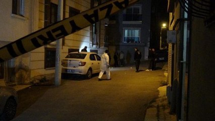 İZMİR'DE KISKANÇLIK VAHŞETİ; KIZ ARKADAŞINI ÖNCE TABANCA İLE VURDU ARDINDAN BIÇAKLAYARAK ÖLDÜRDÜ