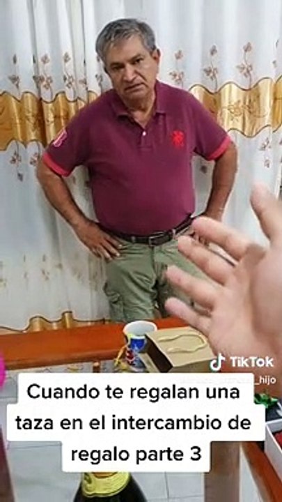 Desprecio el regalo que le dieron para Navidad...