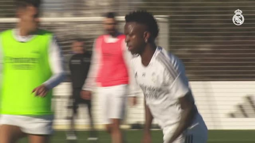Maillot Brésil Signé Par Des Joueurs Du Real Madrid (Brésiliens) - Authentique