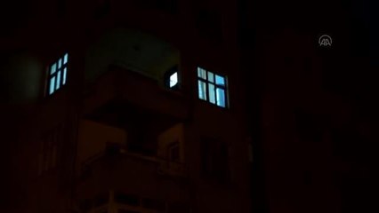 Kozan'da evde çıkan yangında bir kişi hayatını kaybetti