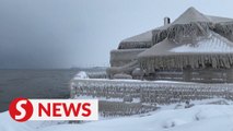 Freezing weather smothers Lake Erie eatery in icicles