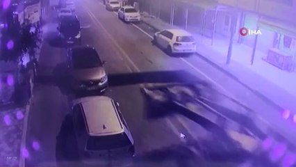 Belediyenin kepçesini çalan şahıs şehri birbirine kattı; o anlar güvenlik kamerasında