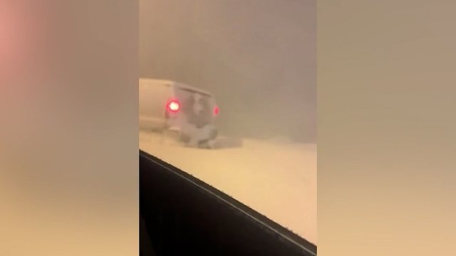 ABD'de kar fırtınası: Yolda mahsur kalan kadın otomobilde donarak can verdi