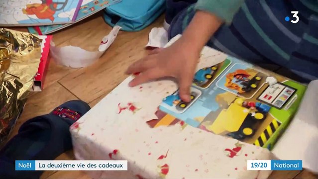 Les reventes sur Internet de cadeaux offerts à Noël explosent cette année - Sept millions de Français envisagent de se séparer de leurs cadeaux - Regardez