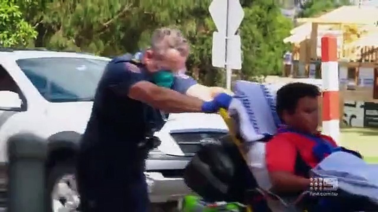 Paramedics - Se3 - Ep10 HD Watch HD Deutsch