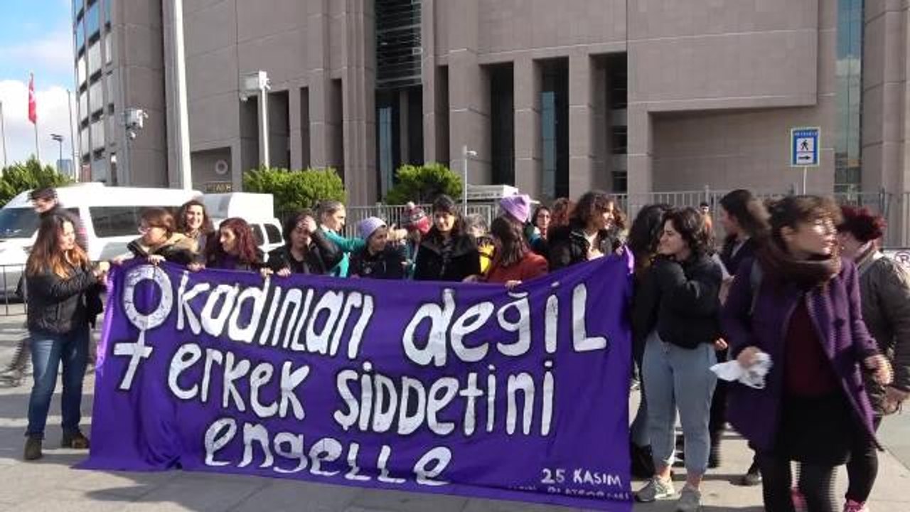 "25 Kasım Şiddete Karşı Mücadele Günü"Nde Polis Şiddetine Maruz Kaldıklarını İddia Eden Kadınlar Suç Duyurusunda Bulundu