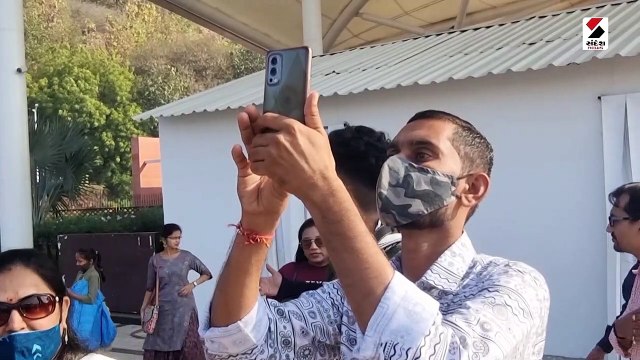 કોરોનાની દહેશત વચ્ચે સ્ટેચ્યૂ ઓફ યુનિટી ખાતે લાગી પ્રવાસીઓની ભીડ