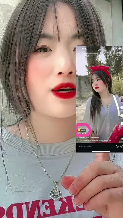 Clip: Phúng Phính giải thích về nick giả mạo, còn gửi lời chúc sinh nhật đến người hỗ trợ