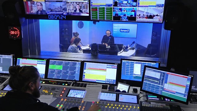 «On ne fera pas de ski» : à La Féclaz, les touristes profitent de la montagne... sans neige