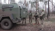 Cephe hattındaki Ukraynalı askerlerin soğukla mücadelesi