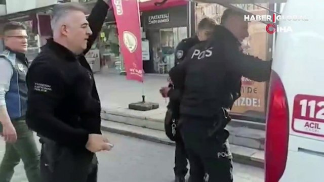 Bolu Belediyesi'nde hareketli dakikalar! Elinde bıçak olan kişi gözaltına alındı! Tanju Özcan: 15 dakika önce gelseydim belki aranızda olmayacaktım