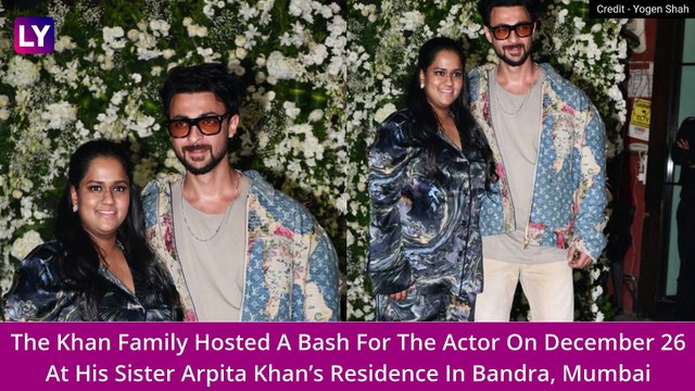 Salman Khan 57th Birthday Bash: Shah Rukh Khan, Kartik Aaryan, Tabu, Sangeeta Bijlani & Others Attend