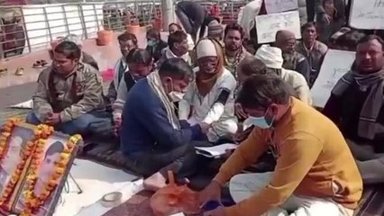 फिरोजाबाद: दोषियों के खिलाफ कार्रवाई ना होने तक जारी रहेगा सत्यागृह- पीड़ित