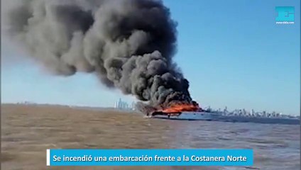 Se incendió una embarcación frente a la Costanera Norte