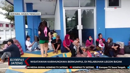 Wisatawan Karimunjawa Berkumpul di Pelabuhan Legon Bajak