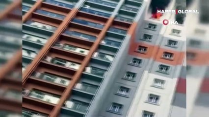 İstanbul'da binanın 18'inci katında yangın paniği