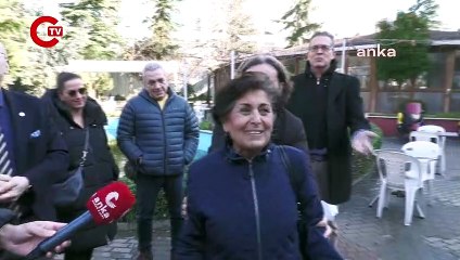 Hekimlerin protestosuna polis engeli: Beyaz önlüklerini bıraktılar