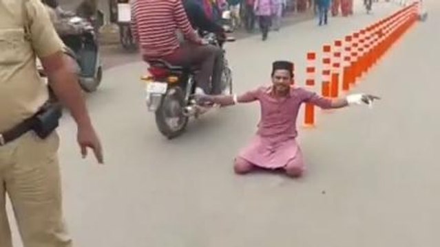 পূর্ব বর্ধমান: কীর্তিমান যুবক! মাঝ রাস্তায় হাতের শিরা কেটে আত্মহত্যার চেষ্টা