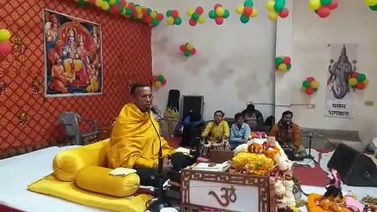 Tải video: कृष्ण जन्म की लोगों ने यूं जताई खुशी... देखिए VIDEO