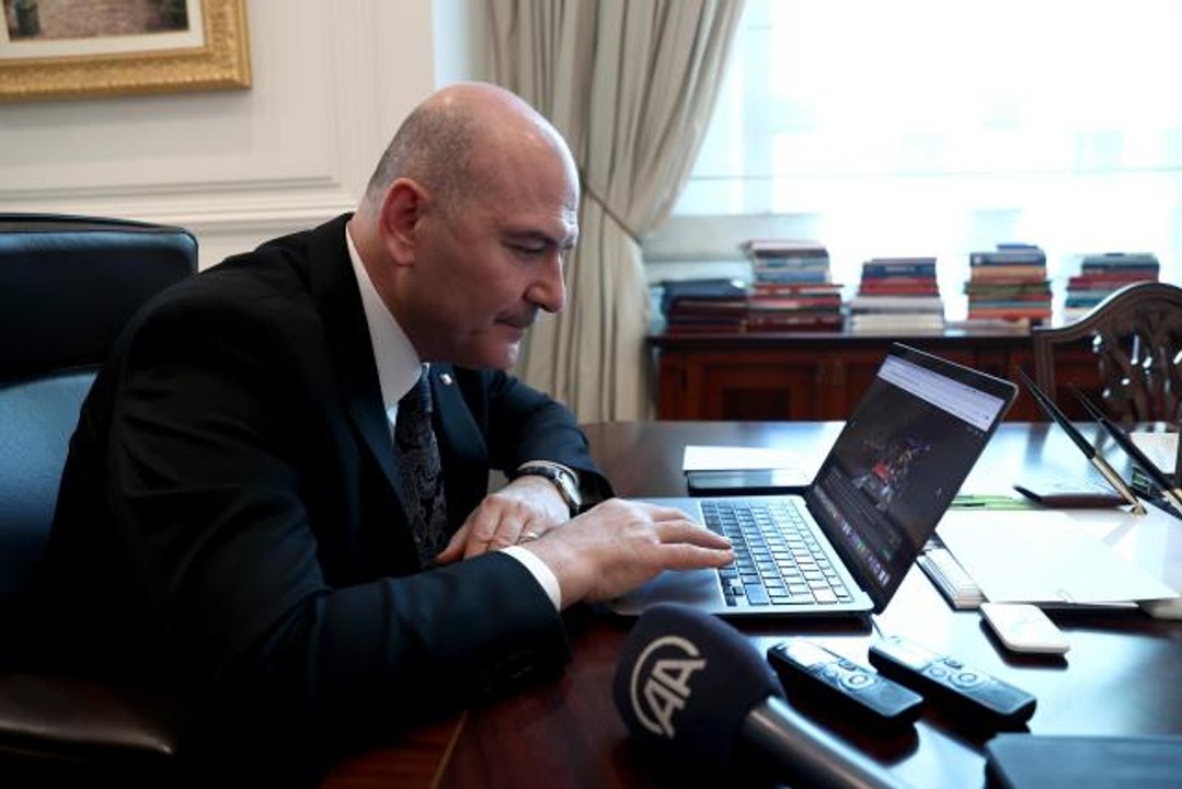 İçişleri Bakanı Soylu, AA'nın "Yılın Fotoğrafları" oylamasına katıldı