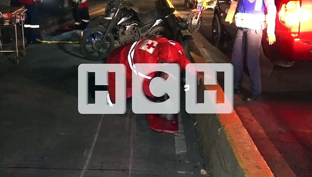 Dos ocupantes de moto y un peatón heridos tras aparatoso levantón #MóvilTGU