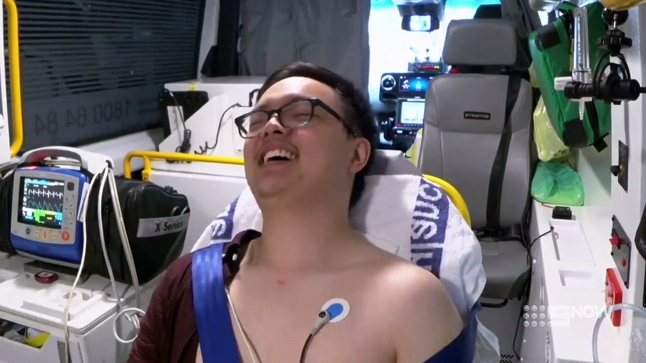 Paramedics - Se3 - Ep09 HD Watch HD Deutsch