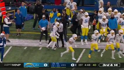 it's the season of giving and we've seen some generous QBs