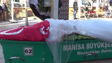 TUĞBA GELİNLİKLE SON YOLCULUĞUNA UĞURLANDI