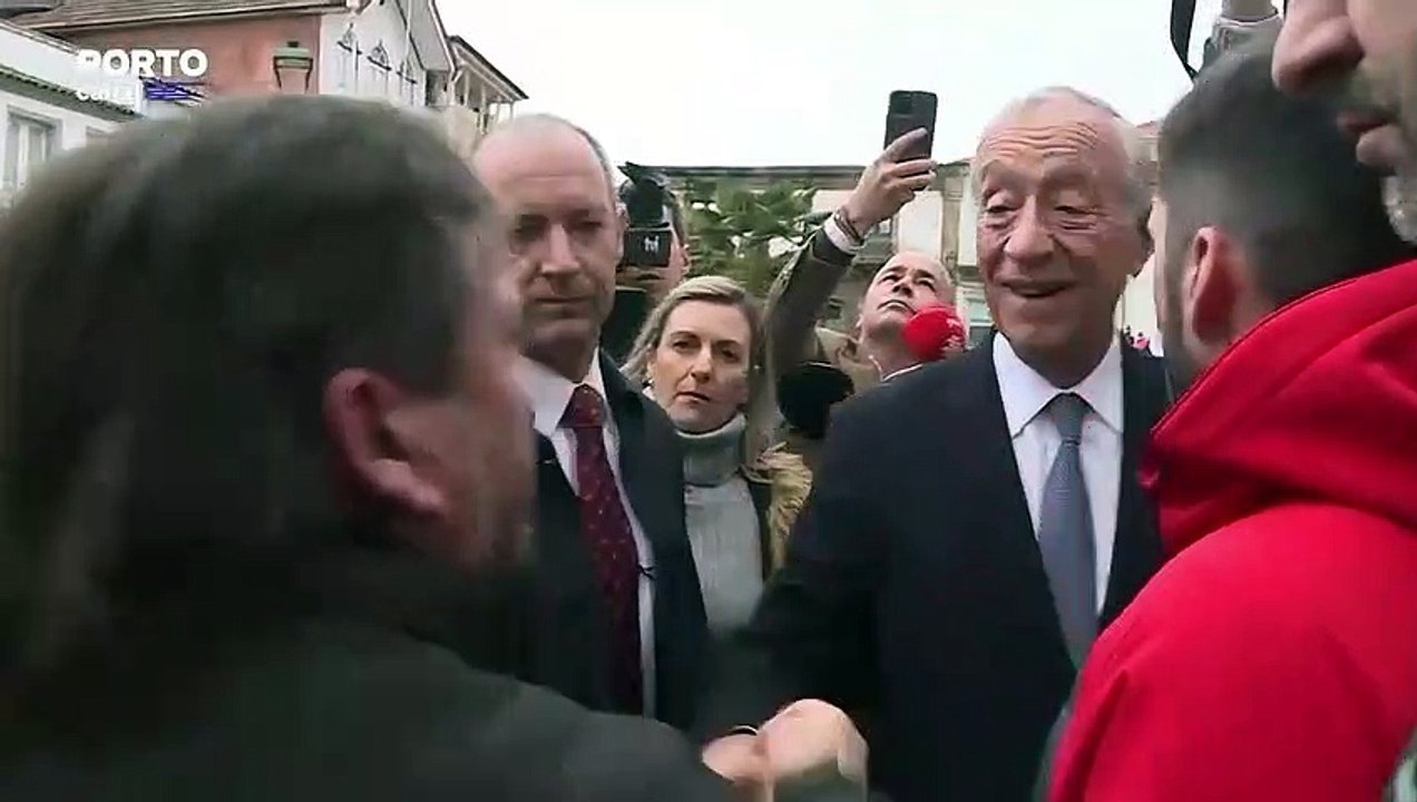 Homem indignado com Marcelo Rebelo de Sousa,  O senhor fala muito bem, é muito educado, mas não faz nada.