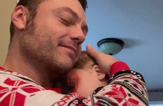 Tiziano Ferro condivide la prima foto con il figlio Andres