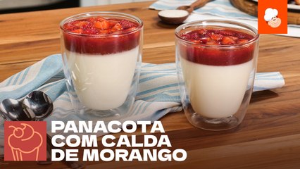 Panacota com calda de morango