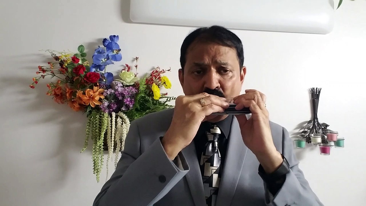 Allah Ke Bande - Film Allah Ke Banday 2010 on Harmonica Live Performance by Mukund Kamdar