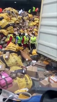 Aliexpress не вывозит посылки #shorts #подборка #приколы #новости #интересное #политика #смех #irl