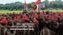 Momen Penyematan Brevet Kopassus Kepada Panglima TNI-Kapolri