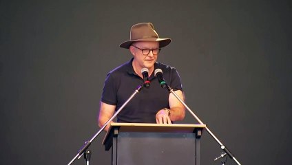 Anthony Albanese speaks at Woodford Folk Festival