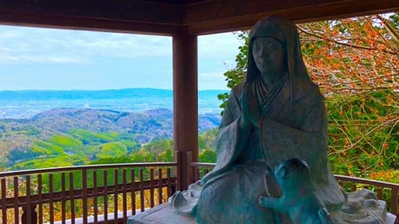 Dieu des ratons laveurs. Une femme qui est passée du statut de fille d'épicier à celui de mère de shogun