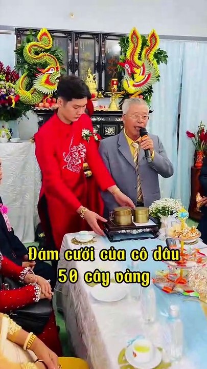Cô dâu miền Tây được tặng 50 cây vàng làm của hồi môn, “gánh” trĩu cổ