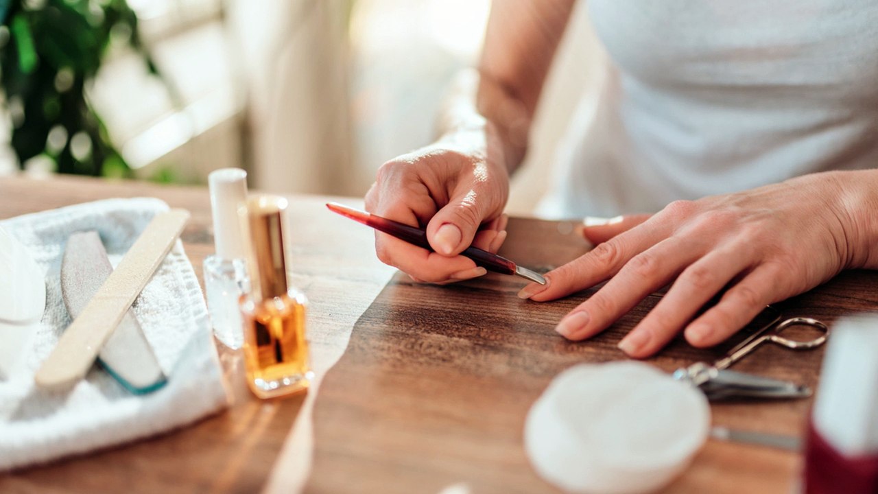 Uñas perfectas, cuidados básicos de manicura¿Qué hacer con las cutículas? ¿Es bueno usar el esmalte