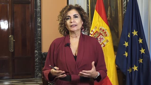 Montero aplaude la renovación del Constitucional y dice que a algunos les cogió con el pie cambiado