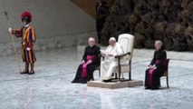 El papa Francisco pide oraciones para Benedicto XVI que 