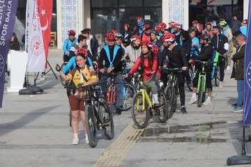 ŞIRNAK'TA BİSİKLET FESTİVALİ; 15 İLDEN 53 SPORCU KATILDI