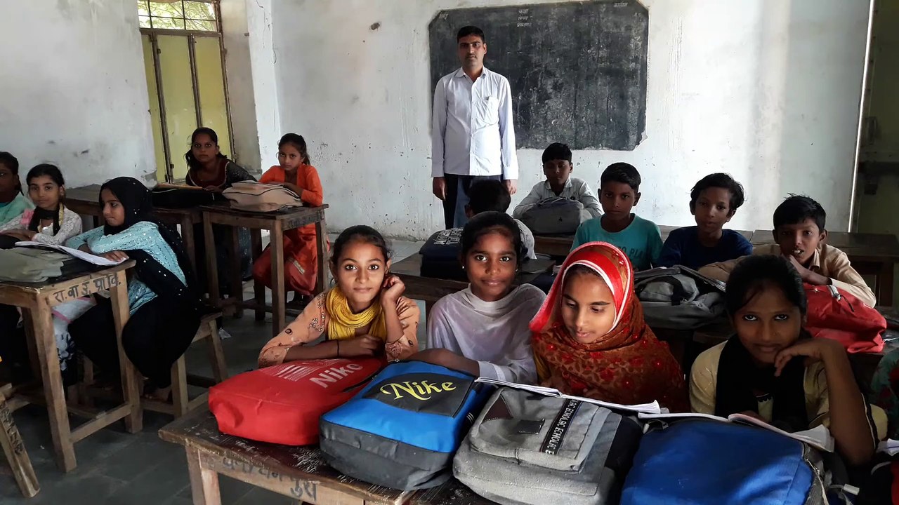 डिजिटलीकरण के दौर में कम्प्यूटर शिक्षा से वंचित नौनिहाल