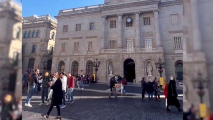 Colau deja a Barcelona sin belén lo sustituye por un vídeo nocturno que cuesta 100.000 €